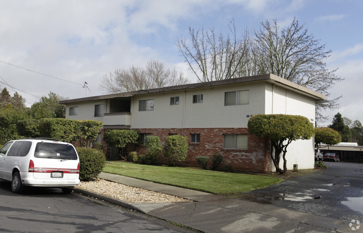 Foto principal - 150 Underhill Dr