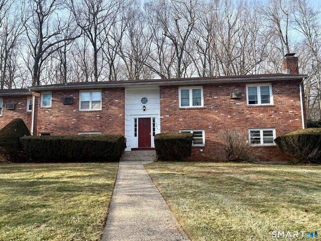 Foto del edificio - 1125 Waterbury Rd