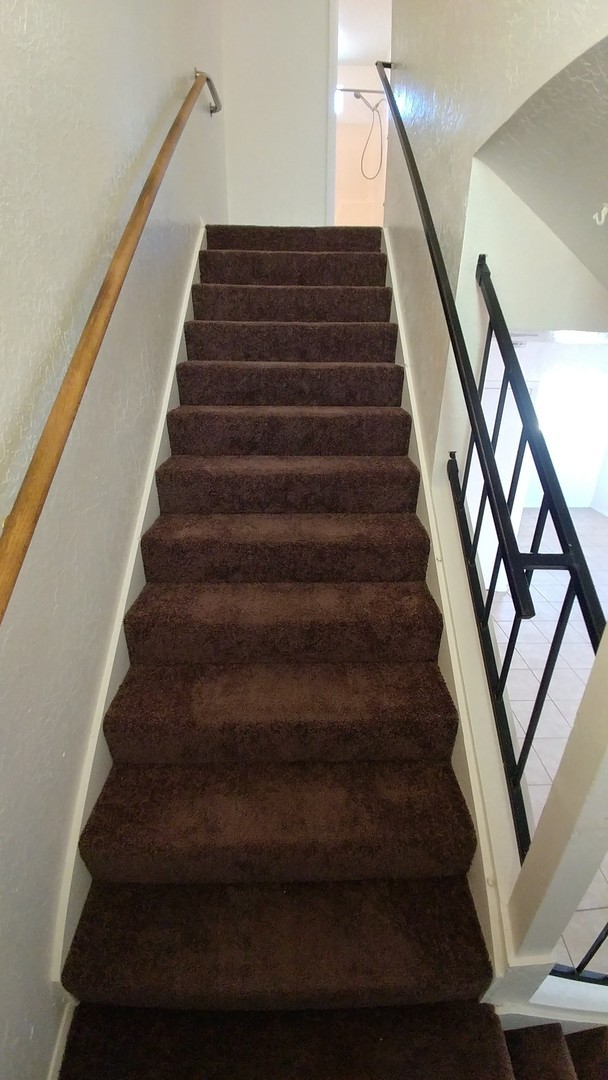Building Photo - Lomas Townhouse Apartments! 2 Bedroom 1 Bath