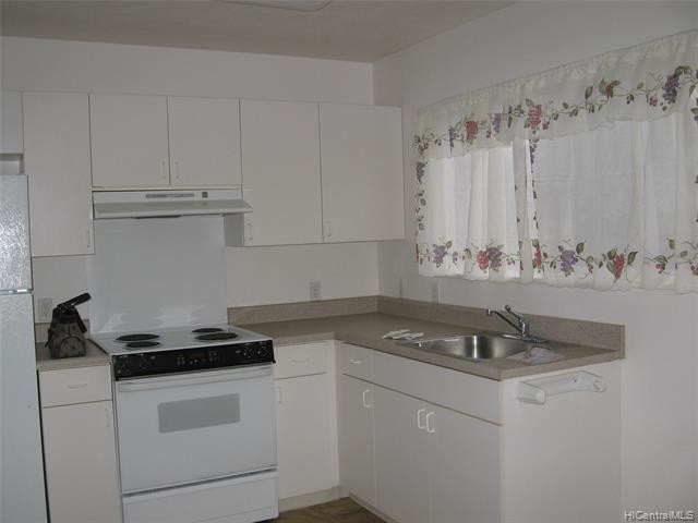 Building Photo - 693 Uluoa St