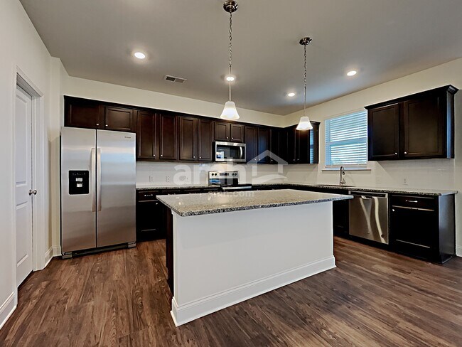 Building Photo - 160 Twin River Dr