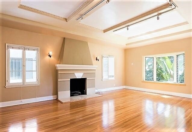 Building Photo - 223 S Gale Dr