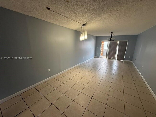 Foto del edificio - 6095 W 18th Ave