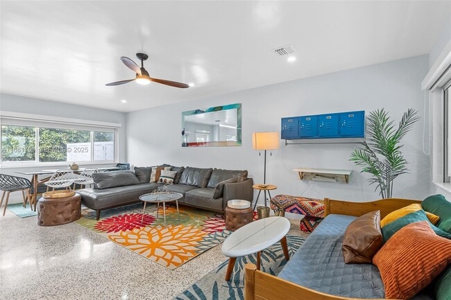 Foto del edificio - 340 Bamboo Rd