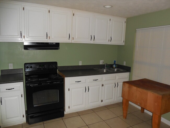Building Photo - 126 Glenwood Dr