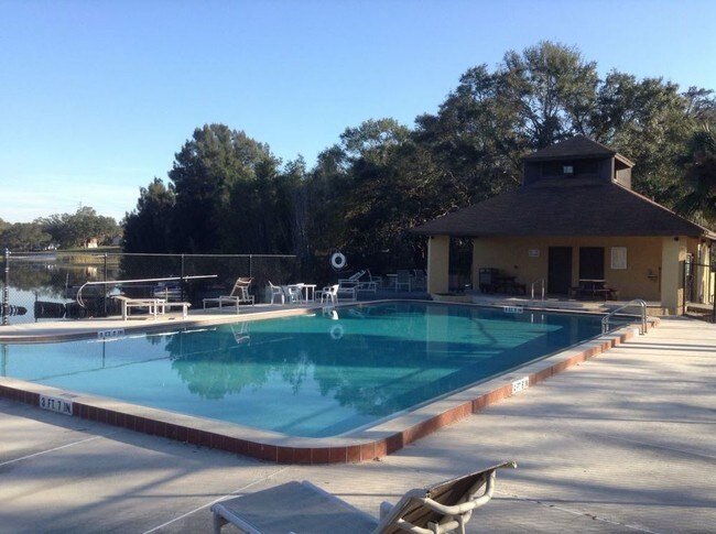 Building Photo - 748 Olympic Cir