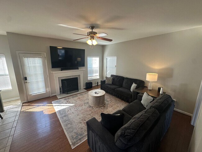 Foto del edificio - FULLY FURNISHED HOME in the heart of MJ!