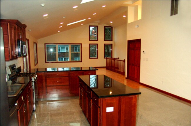 Foto del edificio - 73 Edgewood Ave