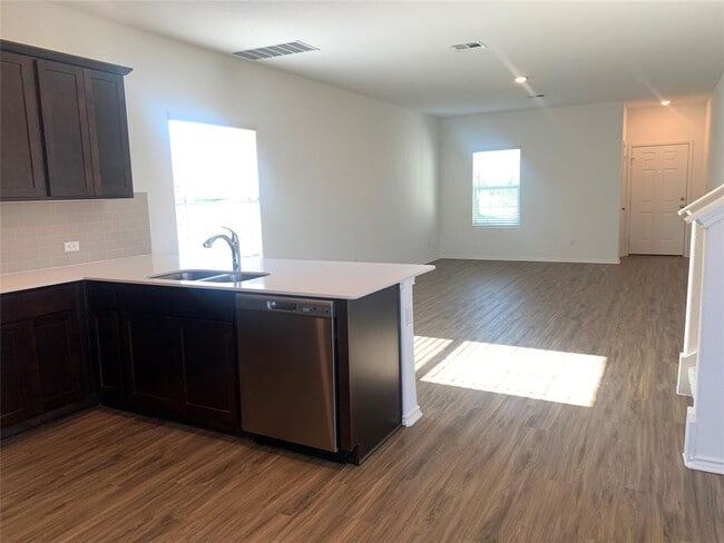 Foto del edificio - 3301 Dusted Daisy St