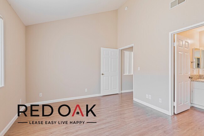 Foto del edificio - Breathtaking Two Bedroom Home with Spaciou...