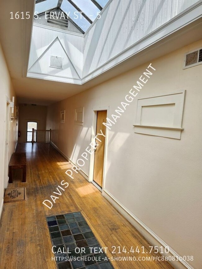 Photo - 1615 S Ervay St House