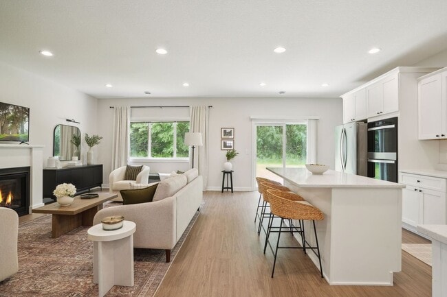 Building Photo - 3 Bedroom Twin Home With Extras