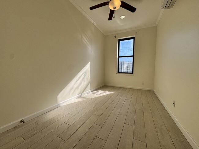 Building Photo - 3009 Avenue N