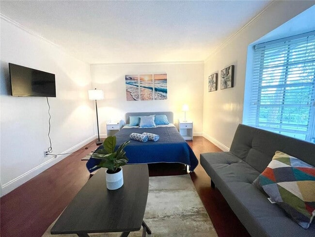 Building Photo - 619 Kensington Pl