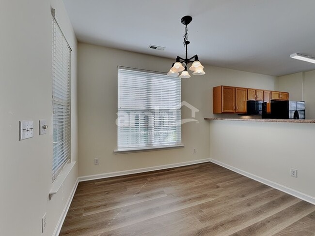Building Photo - 612 Woodson Dr