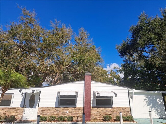 Building Photo - 1040 65th St S