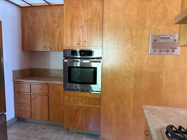Foto del edificio - 545 NW Elizabeth Dr