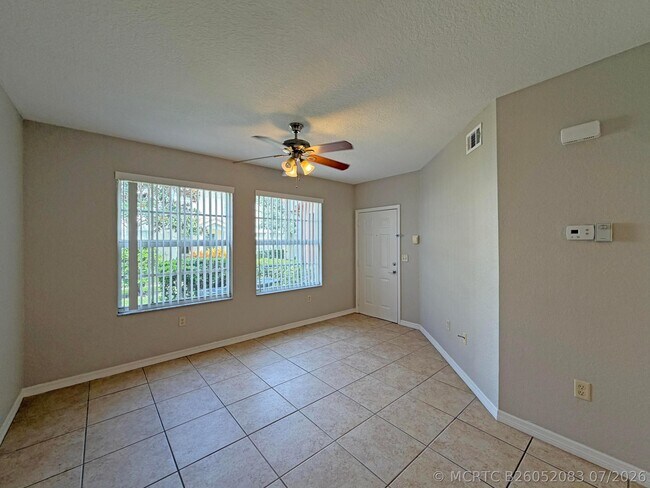 Foto del edificio - 138 SW Peacock Blvd