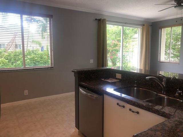 Building Photo - 4319 Greenbriar Ln
