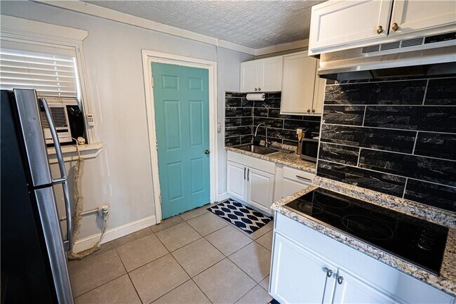 Building Photo - 235 Walnut St NW