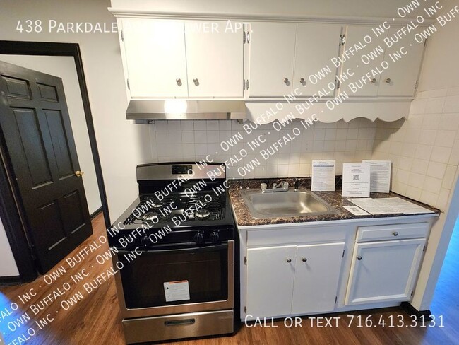 Foto del edificio - 2BR/1BA Lower Unit in the Heartbeat of Buf...