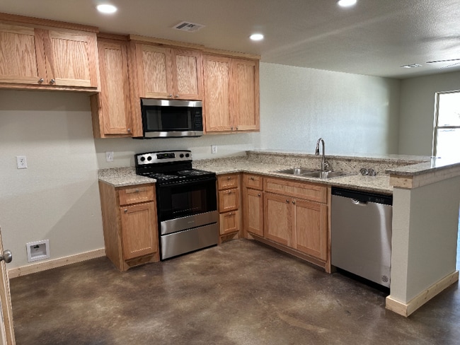 Building Photo - 407 S 4th Ave