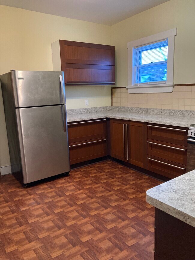 Kitchen - 926 Circle Ave