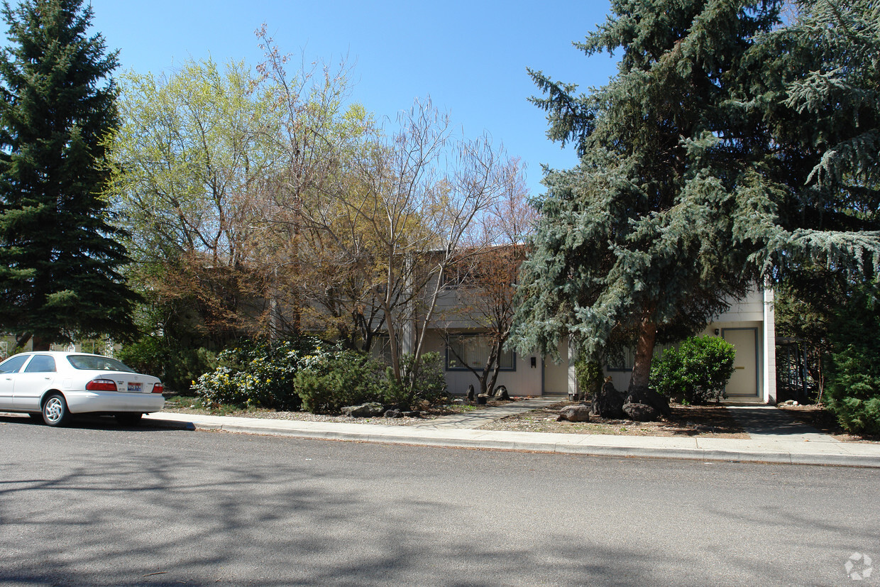 Primary Photo - 1103-1109 S Leadville Ave
