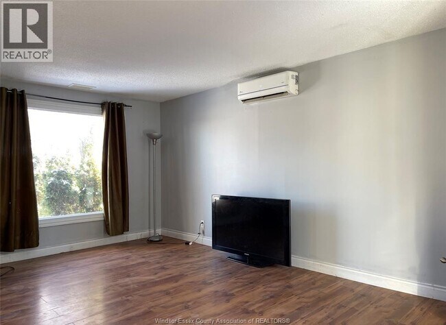 Photo du bâtiment - 8691 Darlington Crescent