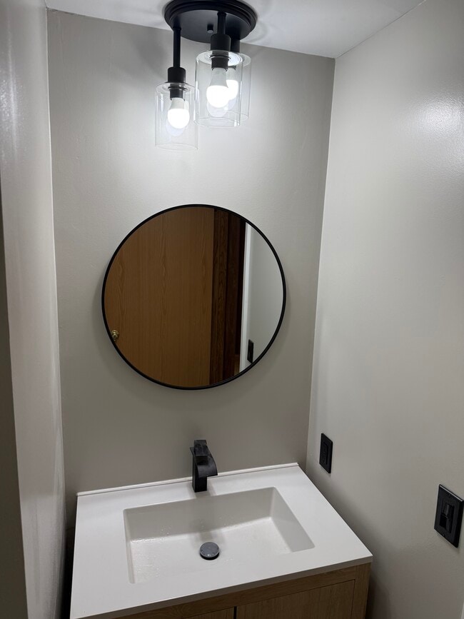 Building Photo - 970 Whippoorwill Way