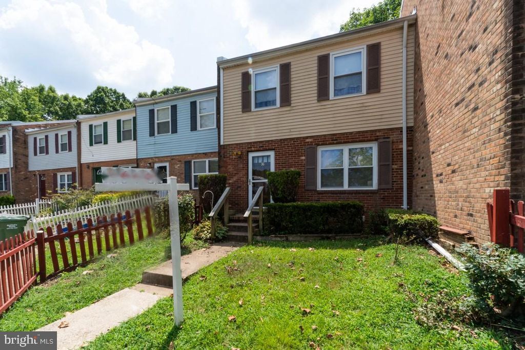 Primary Photo - 36 Bristol Ct
