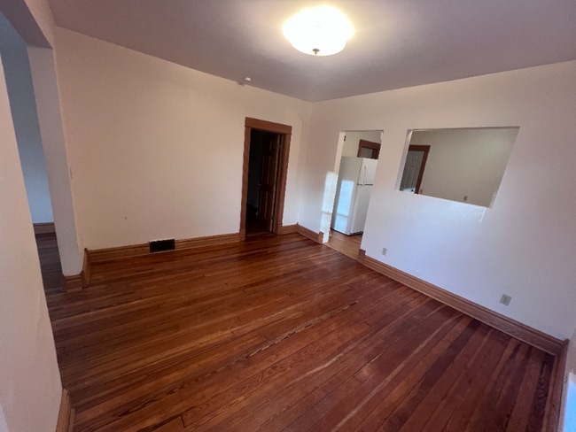 Building Photo - 153 Dunning St