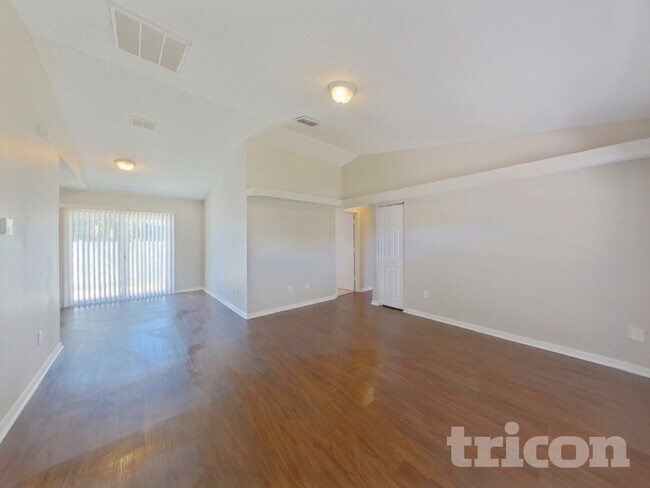 Foto del edificio - 3310 51st St N