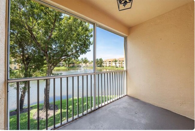 Enclosed balcony with lake view - 4690 Saint Croix Ln