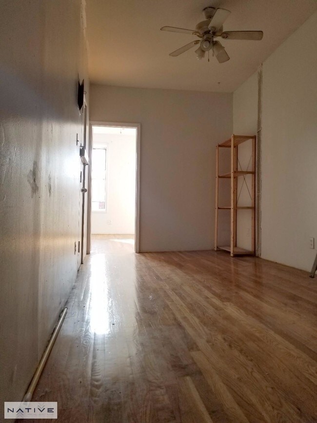 Building Photo - 519 3rd Ave