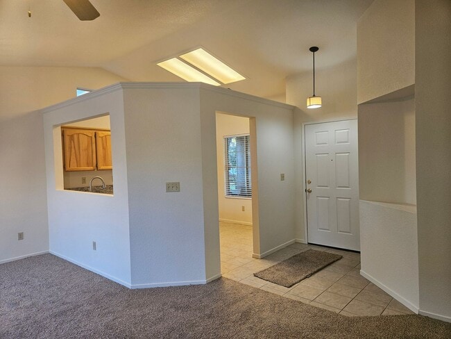 Building Photo - Single story 3 bedroom home in Modesto!