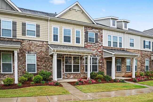 Foto del edificio - 8009 Whitegrove Rd