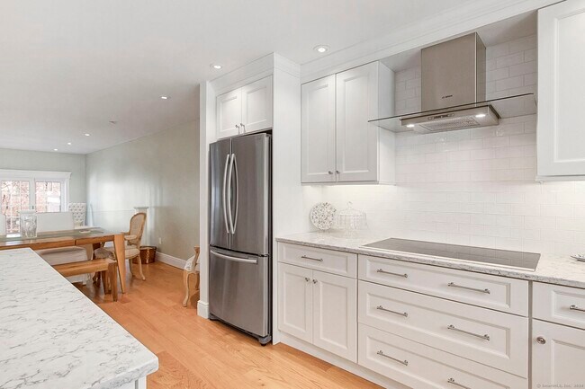 Foto del edificio - 32 Edgewater Commons Ln