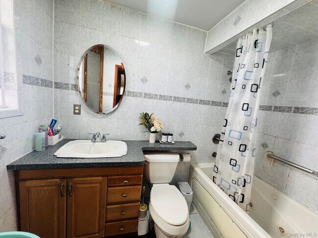 Foto del edificio - 192-14 109th Ave