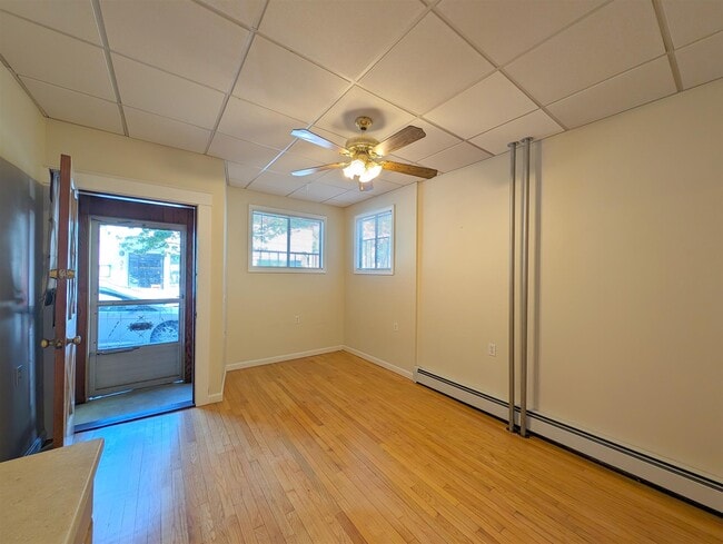 Foto del edificio - 120 Rogers Ave