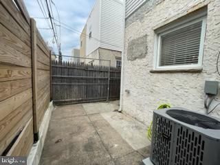 Building Photo - 124 McClellan St