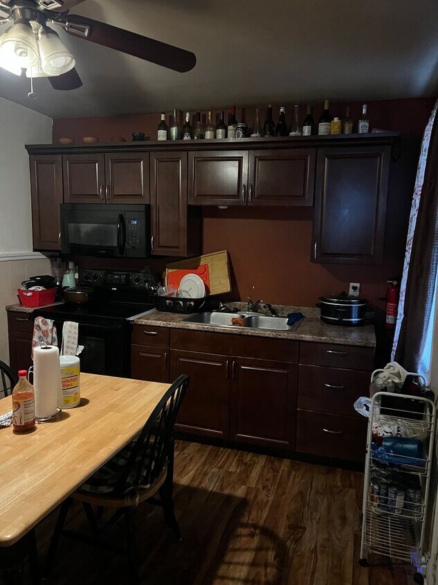 Building Photo - Columbia 3bed 1 bath home