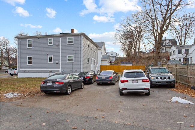 Foto del edificio - 3 Sagamore Ave