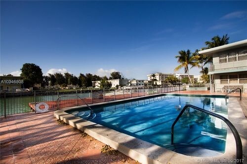 Foto del edificio - 1275 Marseille Dr