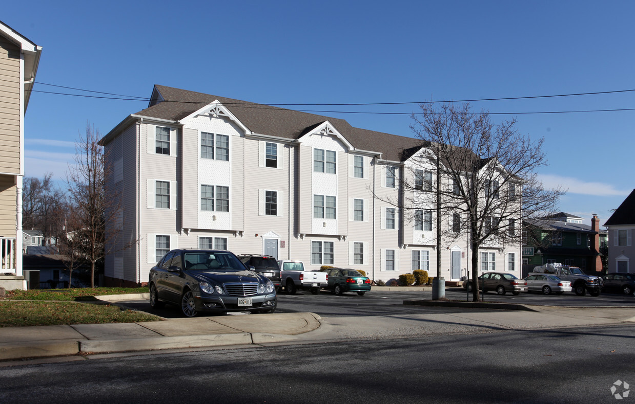 Building Photo - Crosswinds Apartments