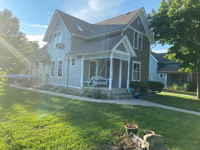 Foto del edificio - 543 N Main St