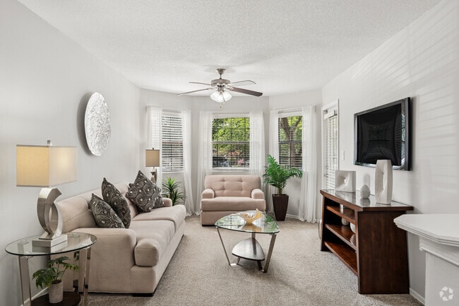 Interior Photo - Franklin Woods - Students: Save up to 10%!