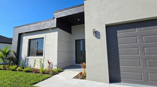 Foto del edificio - 1027 Kismet Pkwy