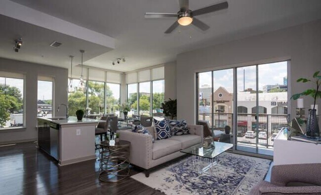 Building Photo - 2 bedroom in Atlanta GA 30309