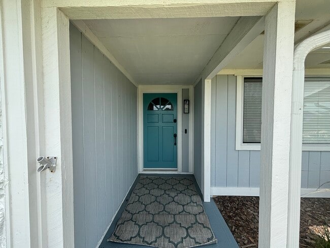 Building Photo - 30 Sea Harbor Dr W